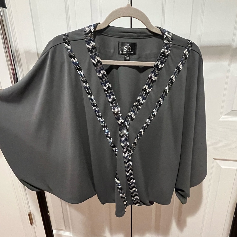Grey batwing shirt with rhinestone design by Sheri Bodell size small